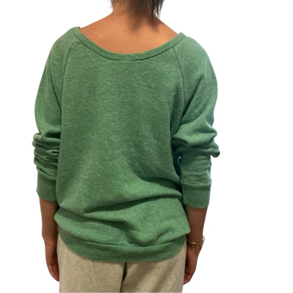 Obey Propaganda women’s oversized sweatshirt. Size smalll - Picture 2 of 2